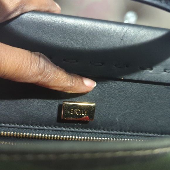 Purse - Picture 2 of 5